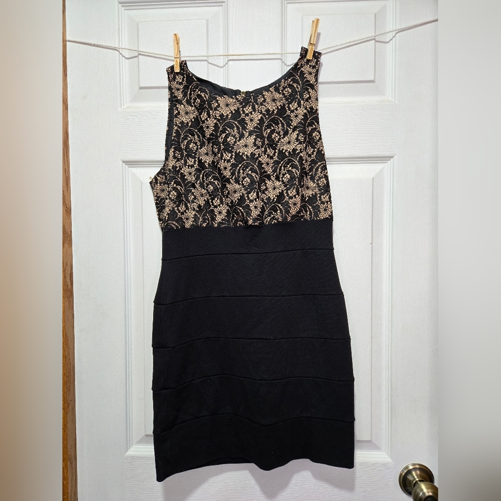 XXI Creme Black Lace Fitted Dress / L